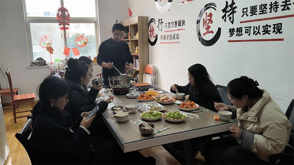 Lantern Festival Lunsj: Tangyuan og Team Vibes på kontoret